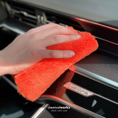 chemicalworkz edgeless soft microfibre buffing cloth in orange. chemicalworkz Ireland. washguru Ireland. edge-free microfibre cloth – it’s perfect for waterless washes and quick touch-ups with a detailing spray. Audi RS6