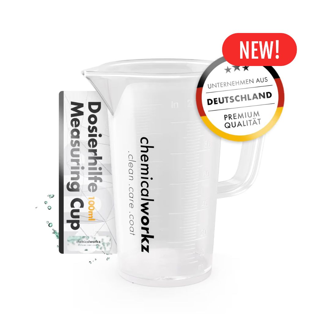 Clear measuring cup with 'chemicalworkz' branding and a German quality badge on a white background.