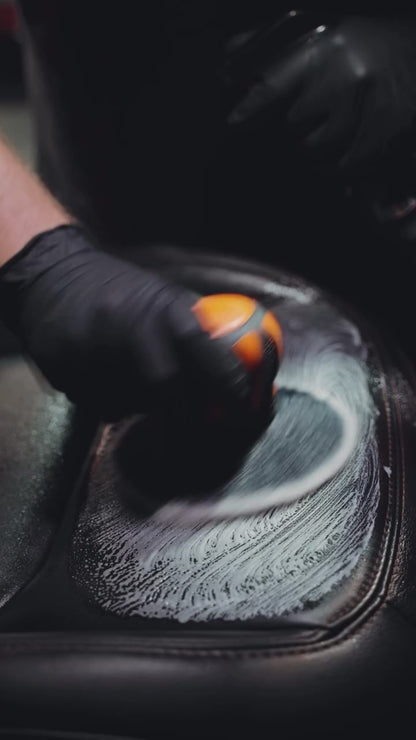 ADBL Fat Brush. Ultra soft brush looking like a barber brush for shaving cream