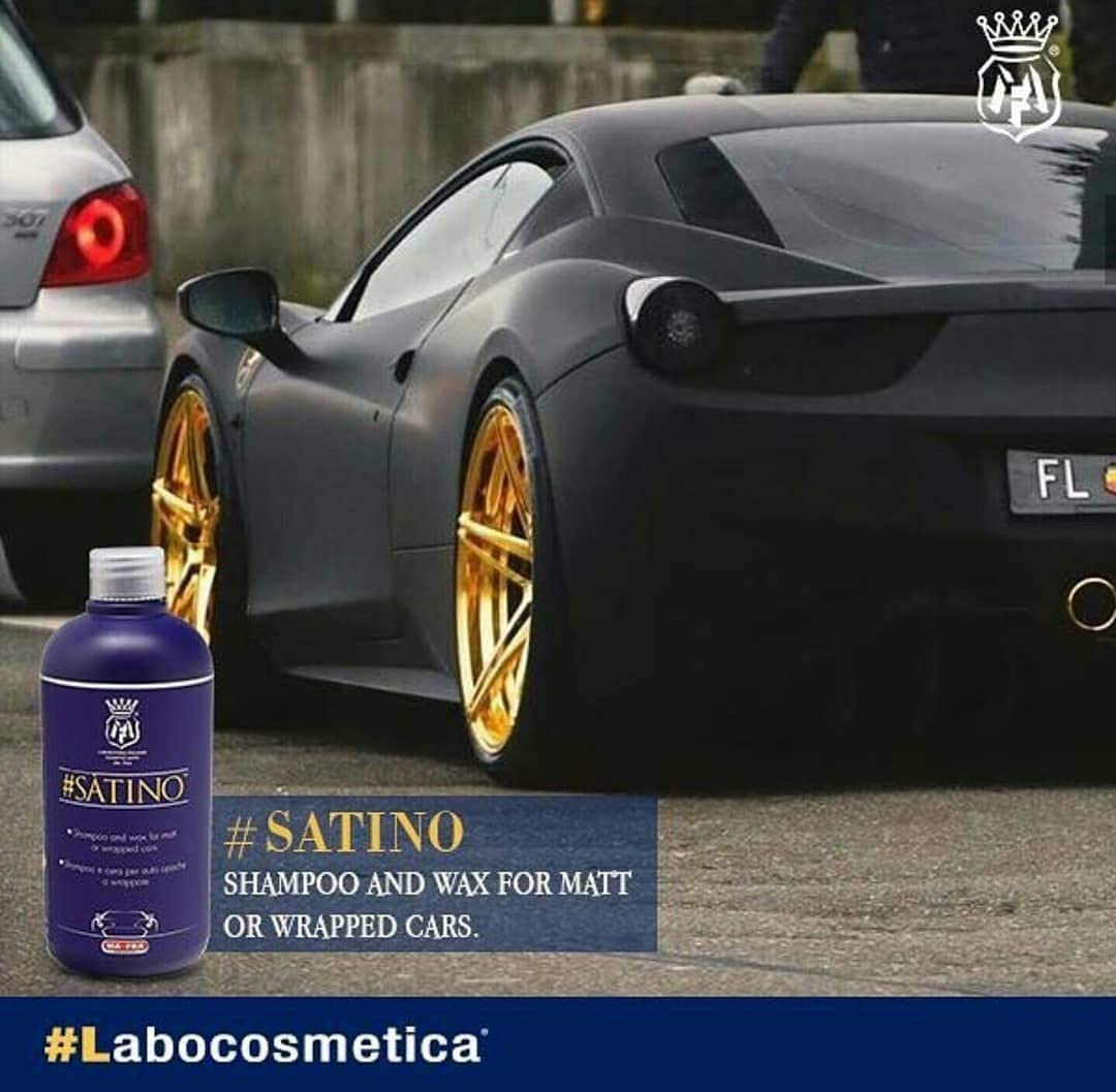 Labocosmetica Satino Matt and wrapped car shampoo. best shampoo for wrapped cars. blue bottle with see through cap. Labocosmetica Cork Ireland