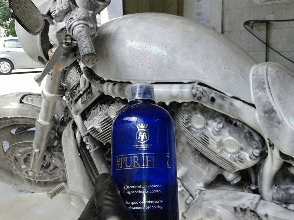Labocosmetica Purifica Shampoo. Blue bottle with see through cap. Labocosmetica Cork Ireland. Motorbike shampoo