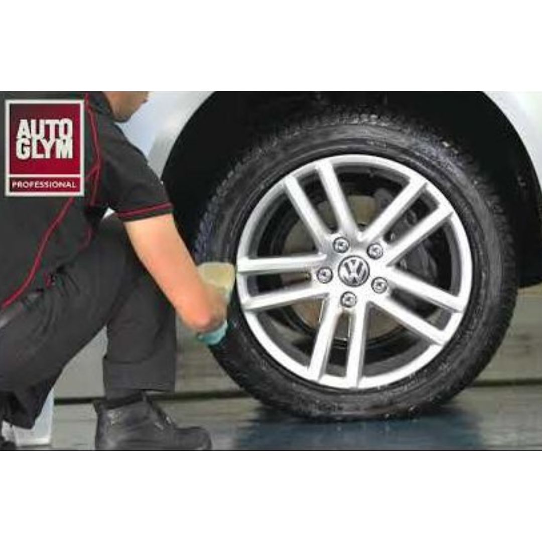 Autoglym Tyre Dressing 5L. Can produce a high gloss or matt sheen