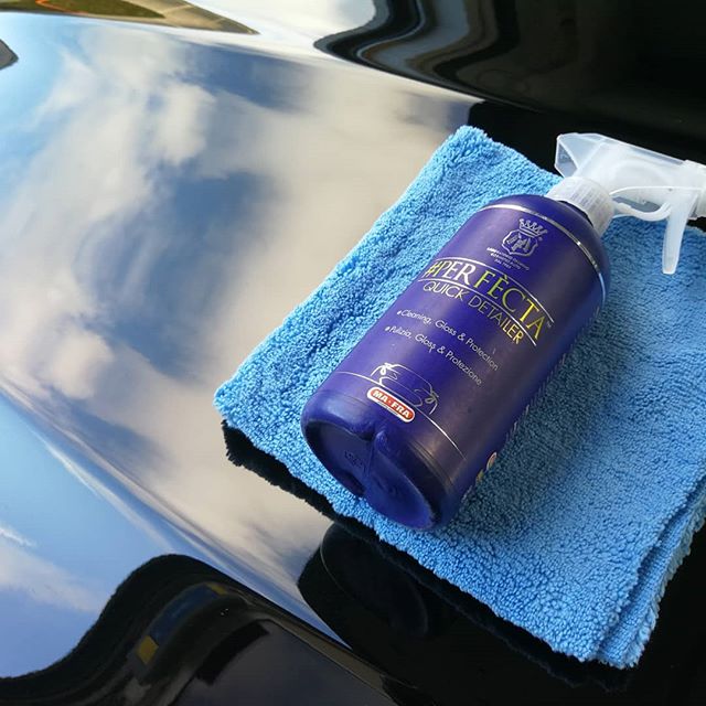 Labocosmetica Perfecta Quick Detailer. High gloss and shine. wet look. blue bottle with see through cap. Labocosmetica Cork Ireland