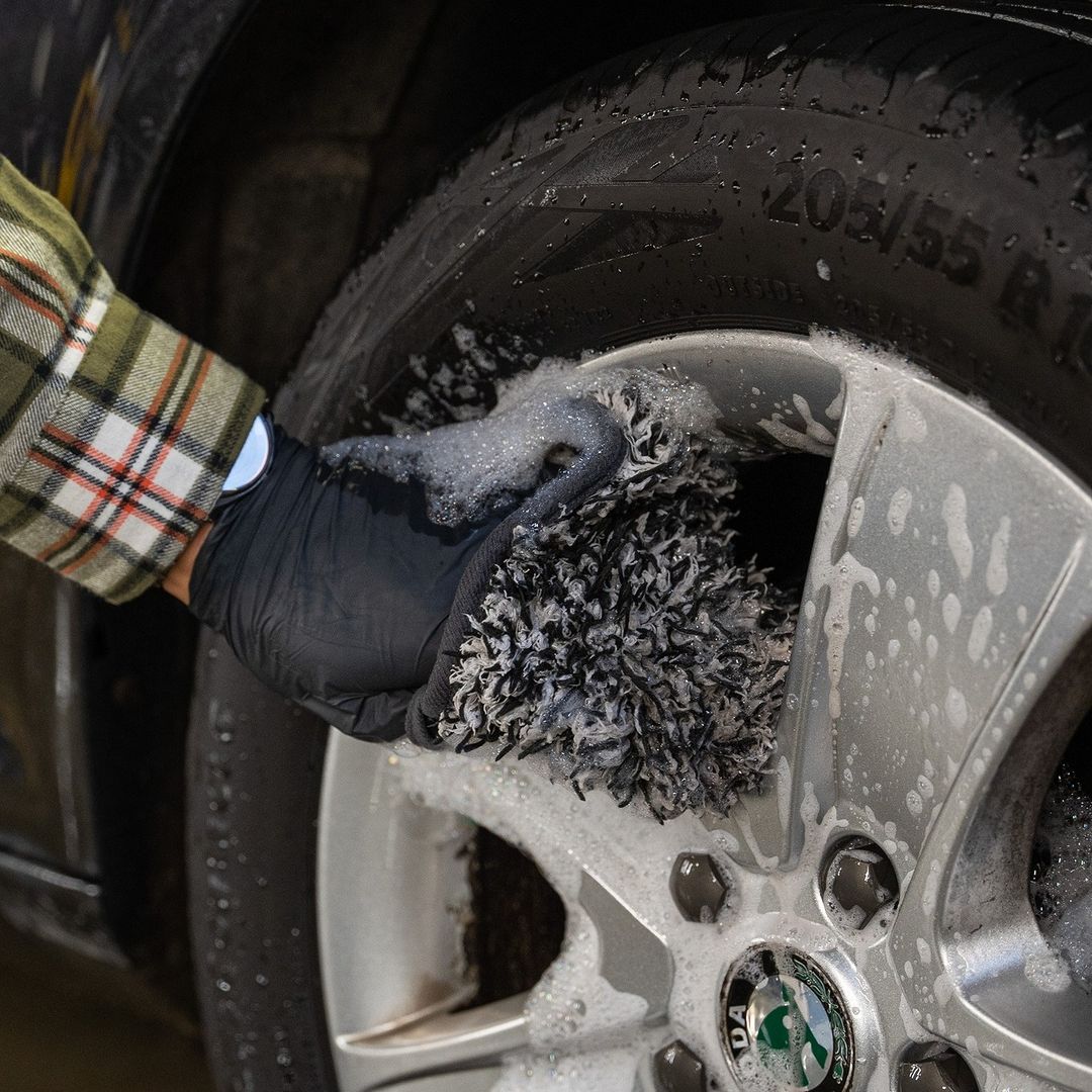 Work Stuff Hurricane Wheel Mitt. Best wheel mitt for alloy wheels. Work Stuff Ireland. Work Stuff Cork Ireland