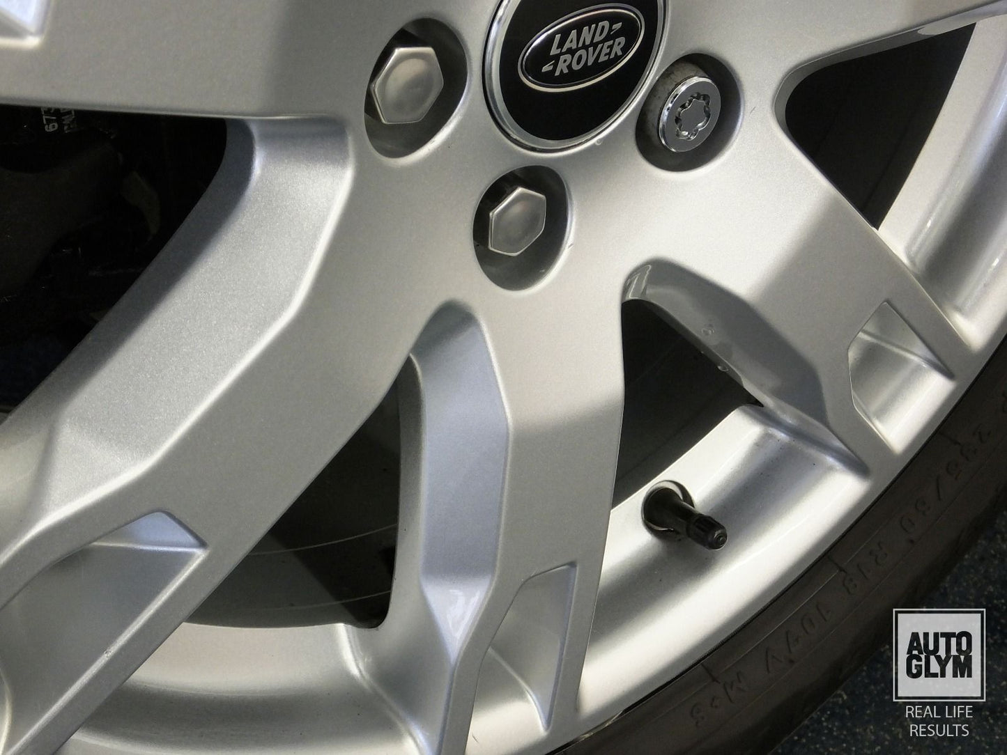 Best wheel cleaner Autoglym. Clean alloy wheels. Acid wheel cleaner. Autoglym Cork Ireland
